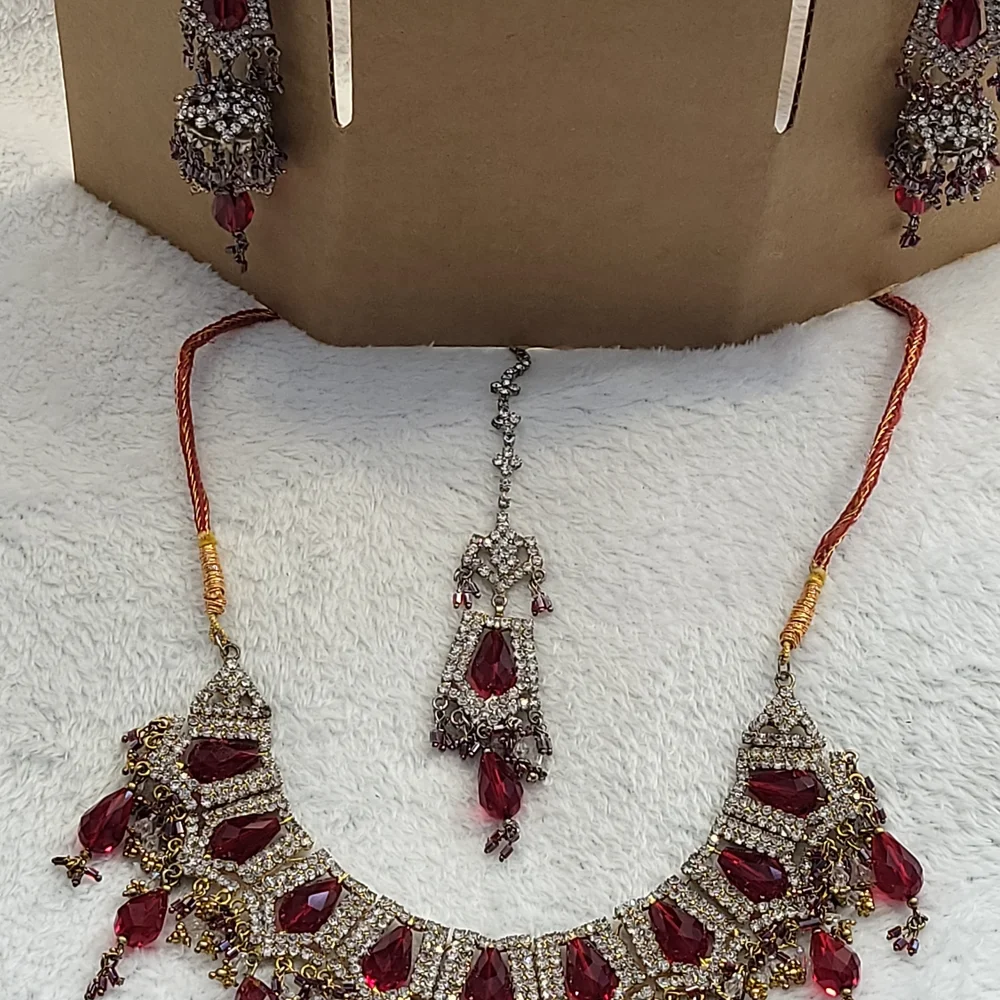 Source Unknown Red and Silver Necklace Set - Picture 9 of 9